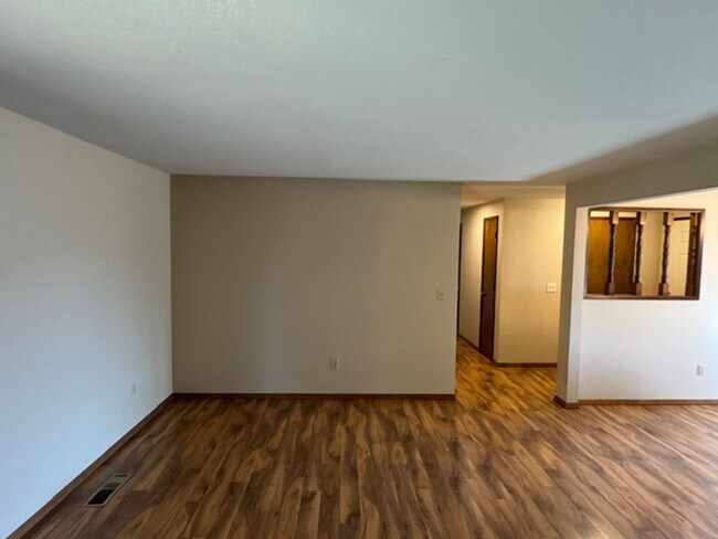 Building Photo - 2859 Cedar Links Dr