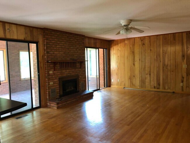 Building Photo - 2293 Riner Rd