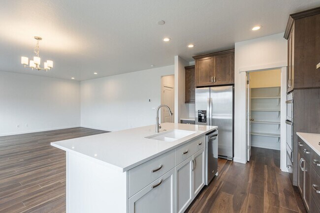 Building Photo - Brand New 3 bed 2.5 bath with flex room North Meridian