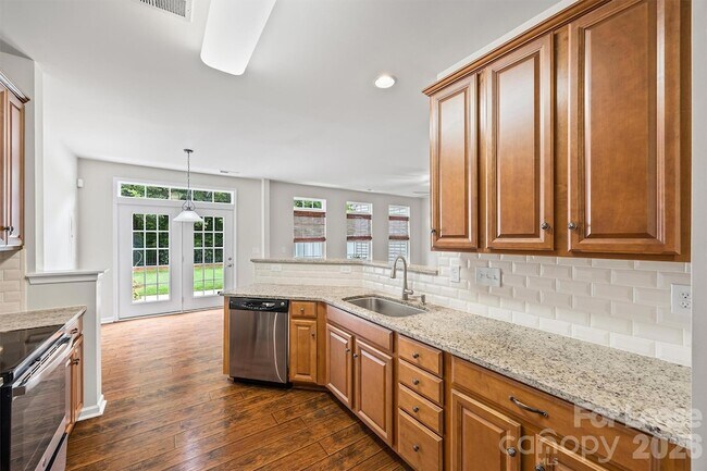Building Photo - 9736 Springholm Dr