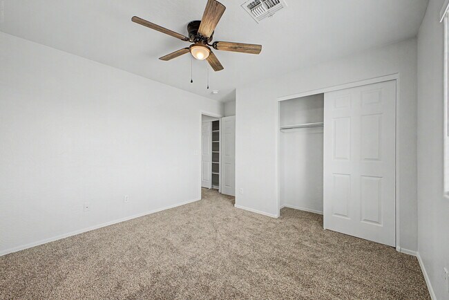 Building Photo - 25683 W Satellite Ln