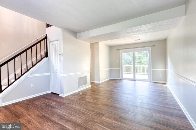 Building Photo - 1610 Brimfield Cir