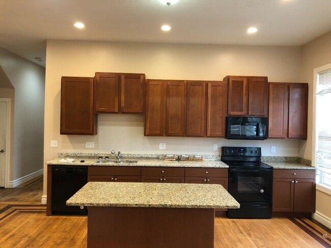 Primary Photo - 955 N 17th St