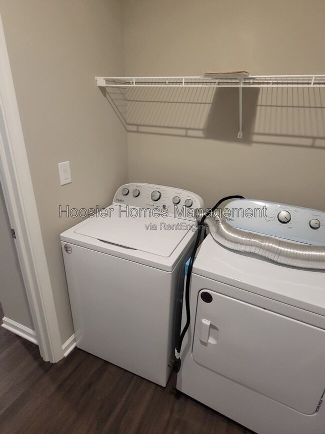 Building Photo - 5636 Brownstone Dr