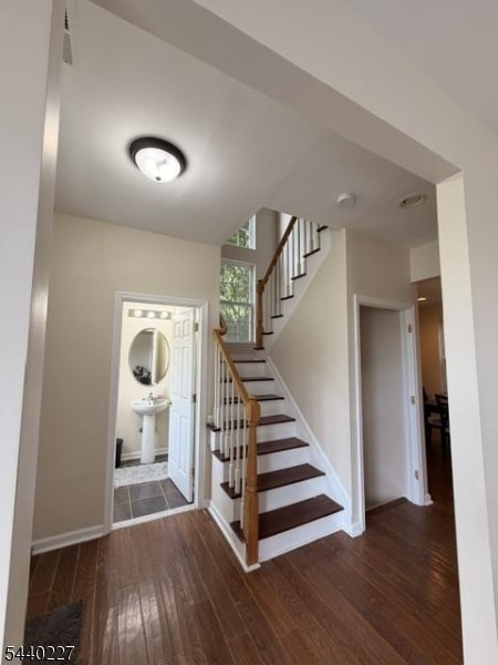 Building Photo - 310 Winding Hill Dr
