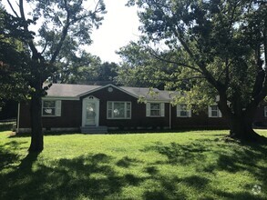 Building Photo - Beautiful Ranch Home!