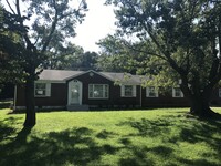 Building Photo - Beautiful Ranch Home!