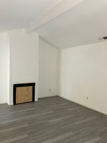 Building Photo - 1339 Princess Dr