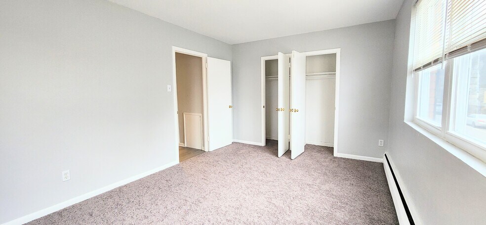 Building Photo - 3025 Devereaux Ave