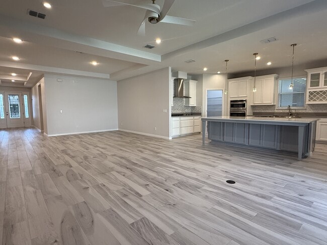 Building Photo - 4753 Ter Blf St