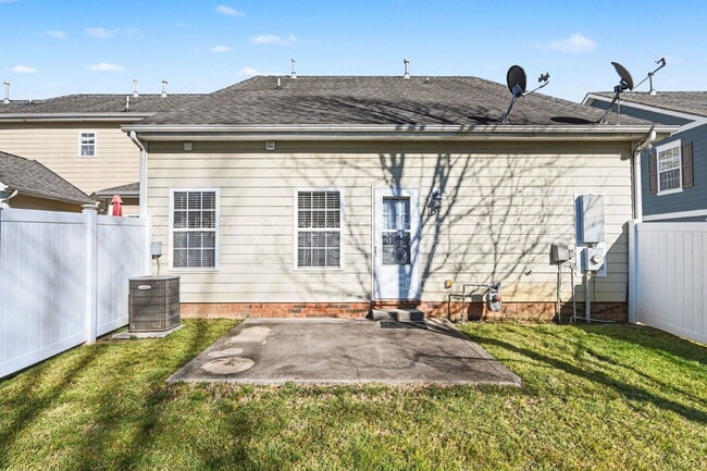 Building Photo - 4902 Tradd Cir