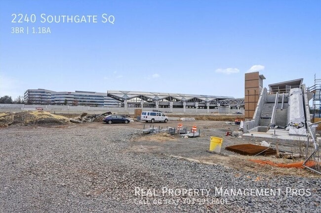 Building Photo - 2240 Southgate Square