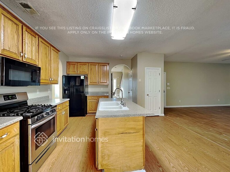 Building Photo - 2069 Reserve Pkwy