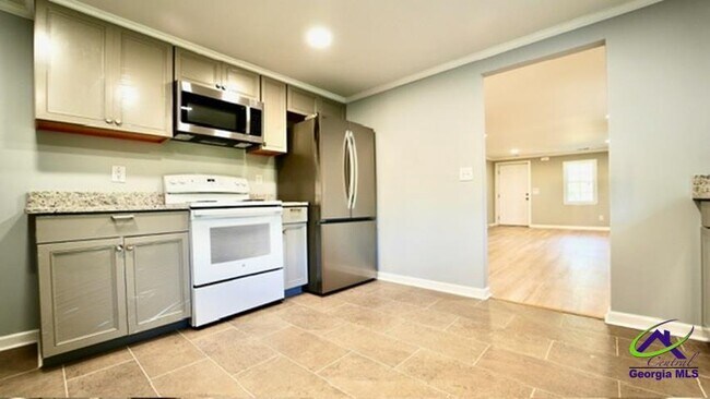 Building Photo - 311 S 2nd St