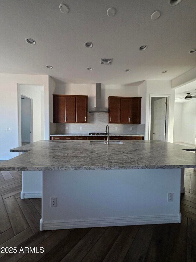 Building Photo - 7641 W Staghorn Rd