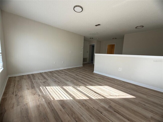 Building Photo - 246 Canna Dr