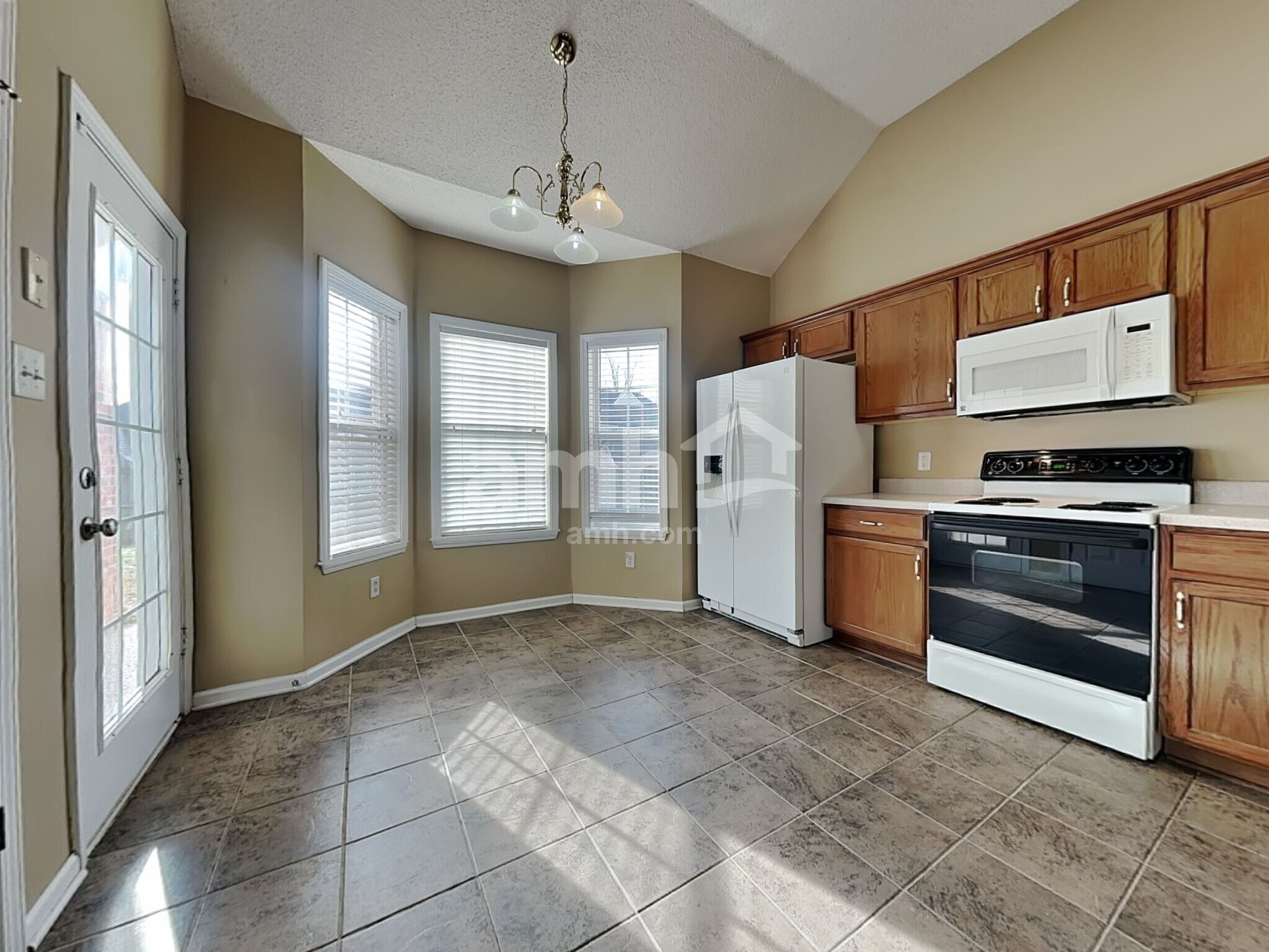 Building Photo - 10157 Breezy Ridge Cove