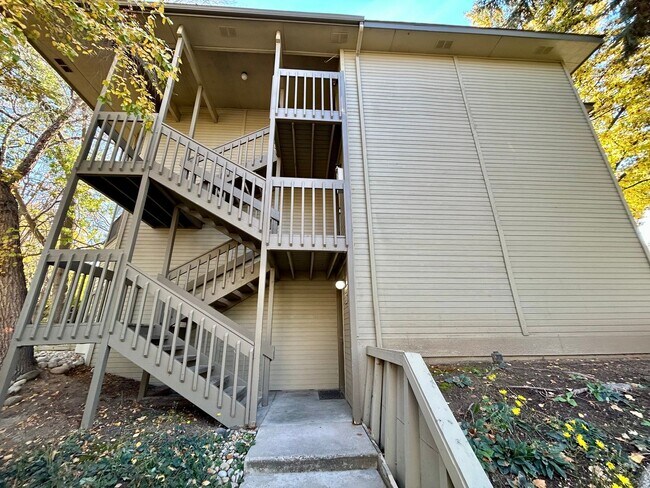 Building Photo - 3757 S Gekeler Ln