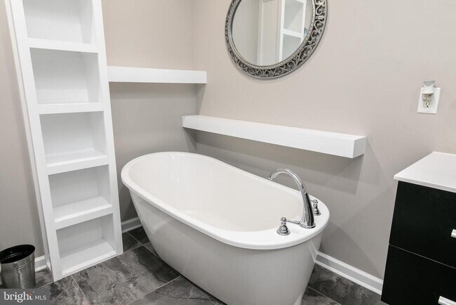 Building Photo - 5444 E Nithsdale Dr