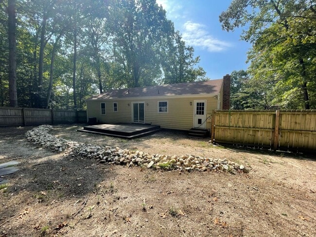 Building Photo - 115 Big Meadows Terrace