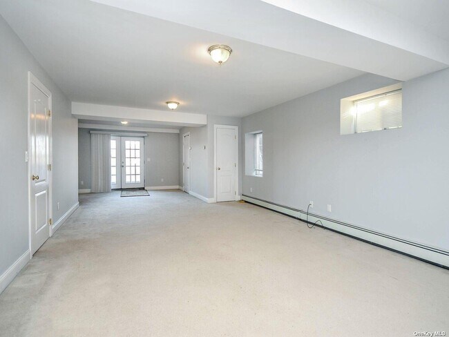 Building Photo - 48 Marwood Rd S