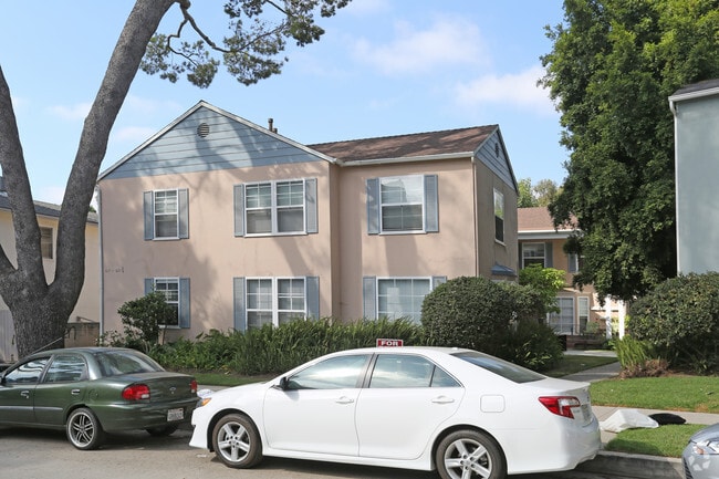 Primary Photo - 617-621 Kelton Ave