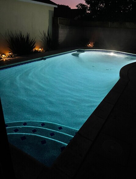 Building Photo - 9517 Kauffman Ave