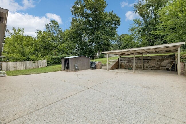 Building Photo - 124 Denise Dr