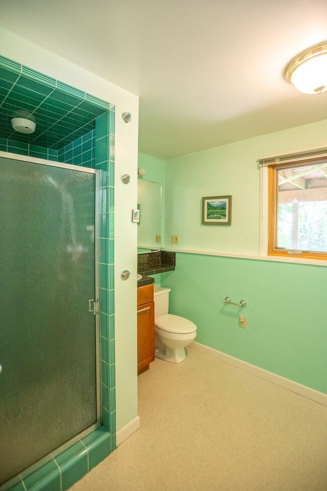 Building Photo - Mid Century 3 Bedroom Home Available Now i...