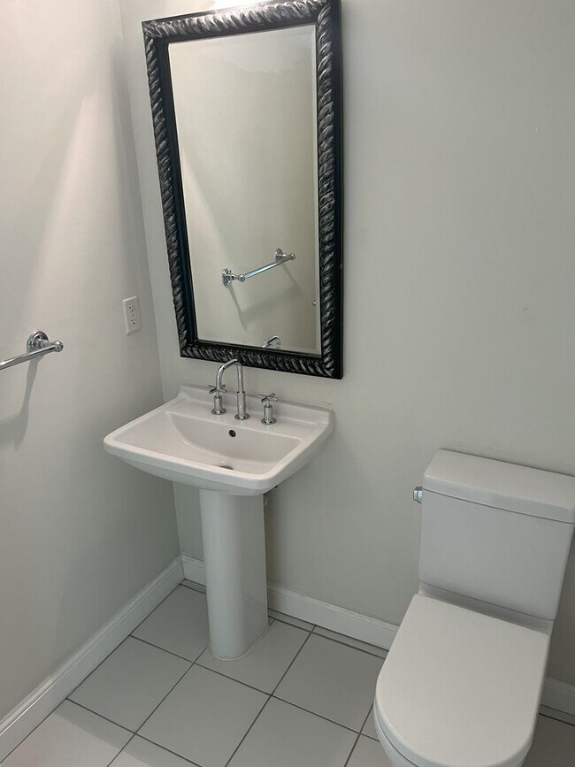 Building Photo - 185 SW 7th St