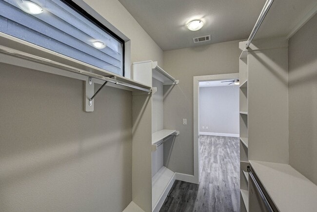 Building Photo - Modern Comfort Meets City Living — 3-Story Townhome Ready Now!