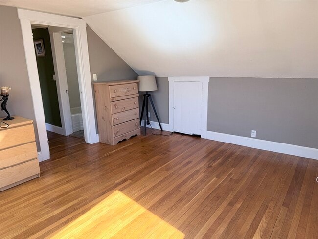 Building Photo - 359 Village St