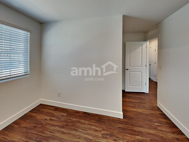 Building Photo - 25801 N 184th Dr