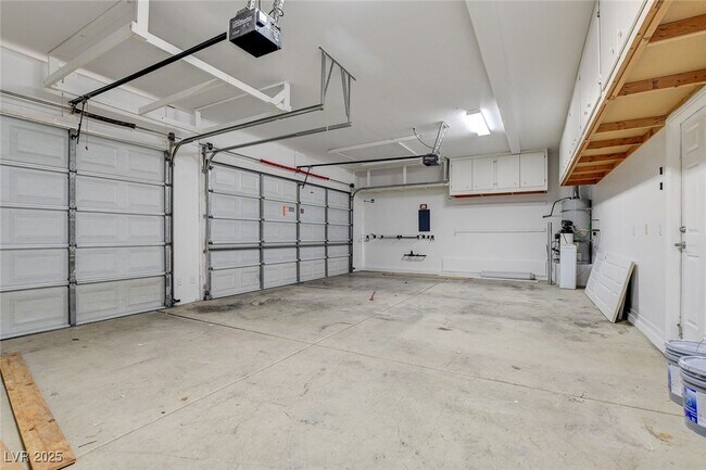 Building Photo - 2411 Winter Cliffs St