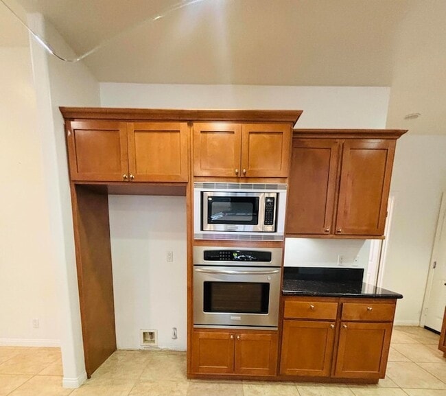 Building Photo - 53540 Avenida Rubio