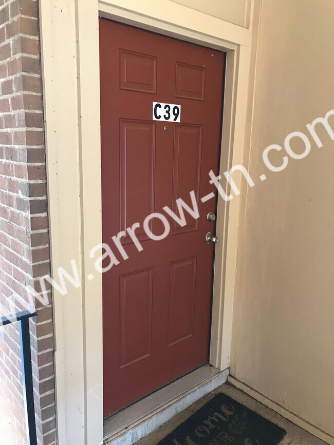 Building Photo - Awesome 2 Bedroom Condo Near the River!