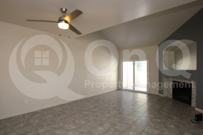 Primary Photo - 930 N Mesa Dr