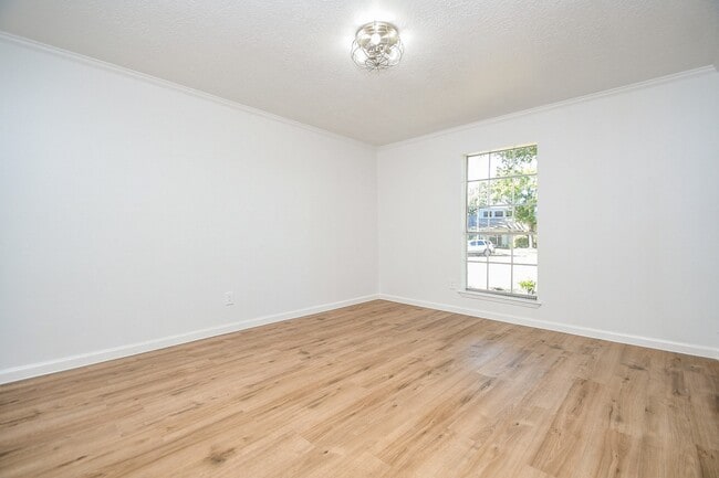 Building Photo - 7703 Braesridge Ct