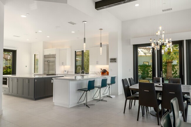 Building Photo - 75642 Via Livorno