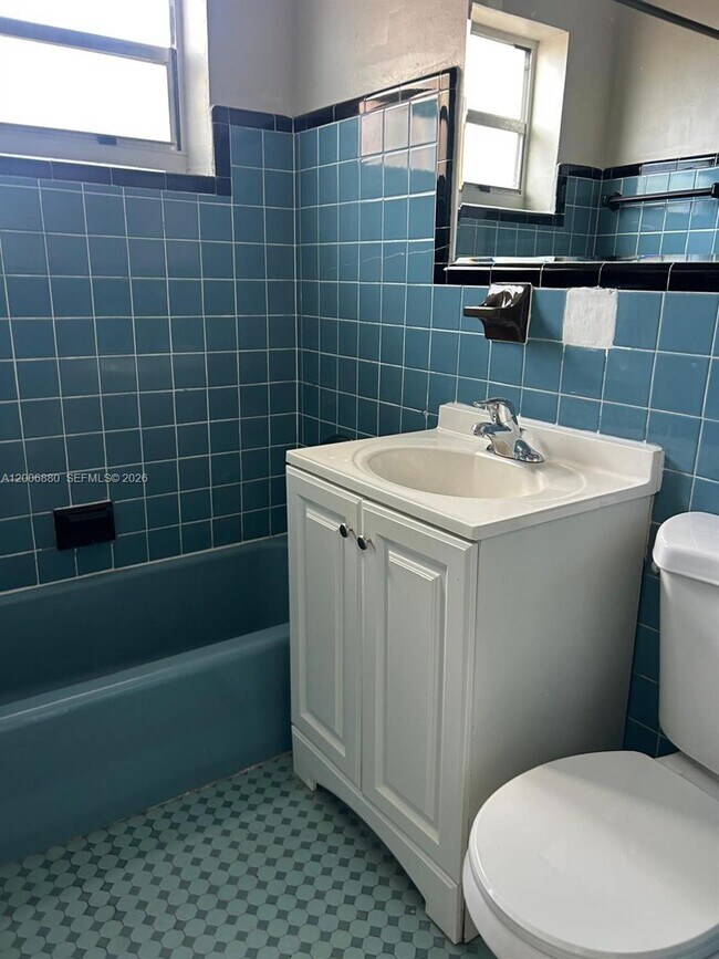 Building Photo - 1743 NW 15th St