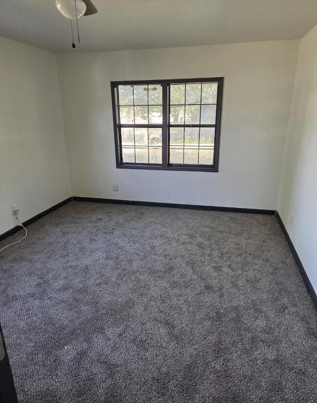 Building Photo - 514 Noble St