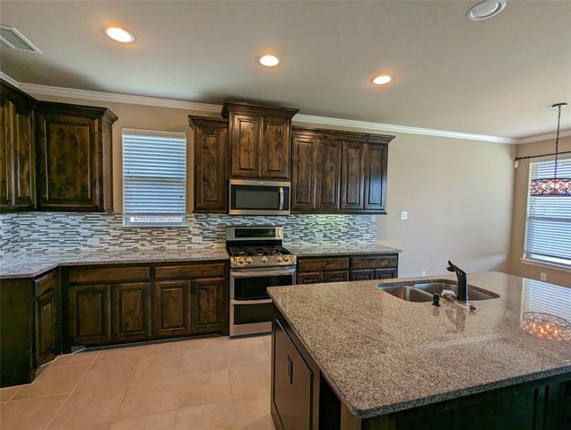 Building Photo - 591 Deverson Dr