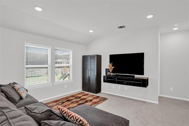 Building Photo - 1111 Meadow Side Dr