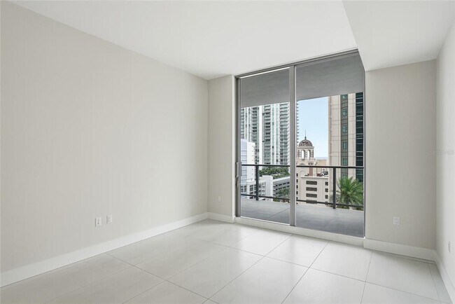 Building Photo - 275 1st Ave S