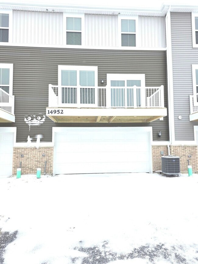 Building Photo - 14952 Dyer Ln