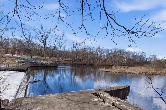 Building Photo - 31 Devereux Ave