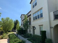 Building Photo - 2.0 bedroom in Azusa California 91702