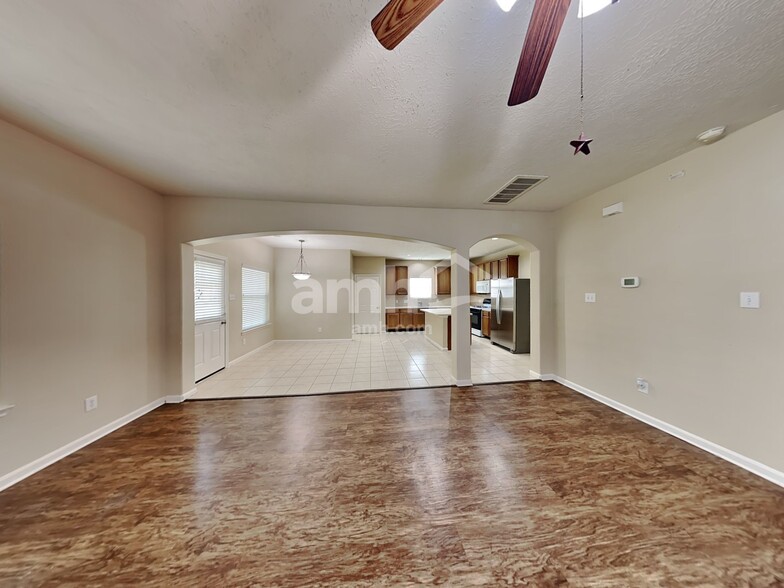 Building Photo - 2330 Colonial Springs Ln