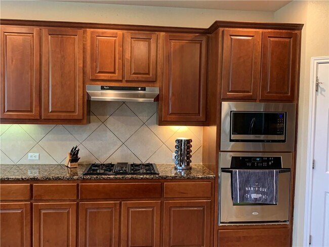 Building Photo - 16409 Broadbay Dr