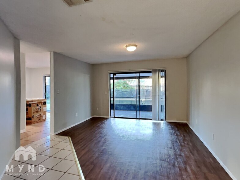 Building Photo - 1060 Huntington Ct